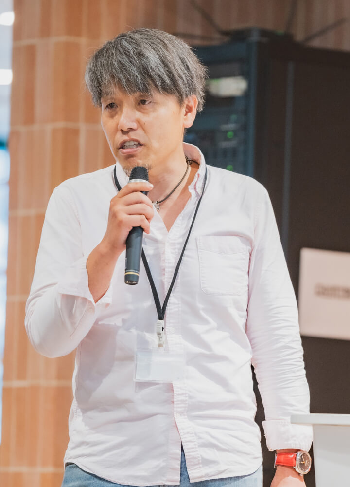 こんな世の中でも、日本をよくしようと<br />
活動している人たちがいる